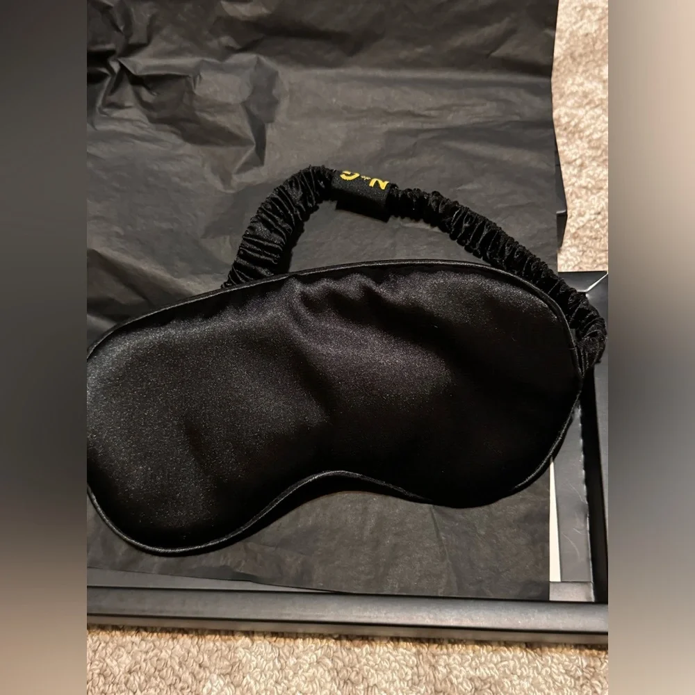 Nannette de Gaspé, Black Sleep Mask🖤